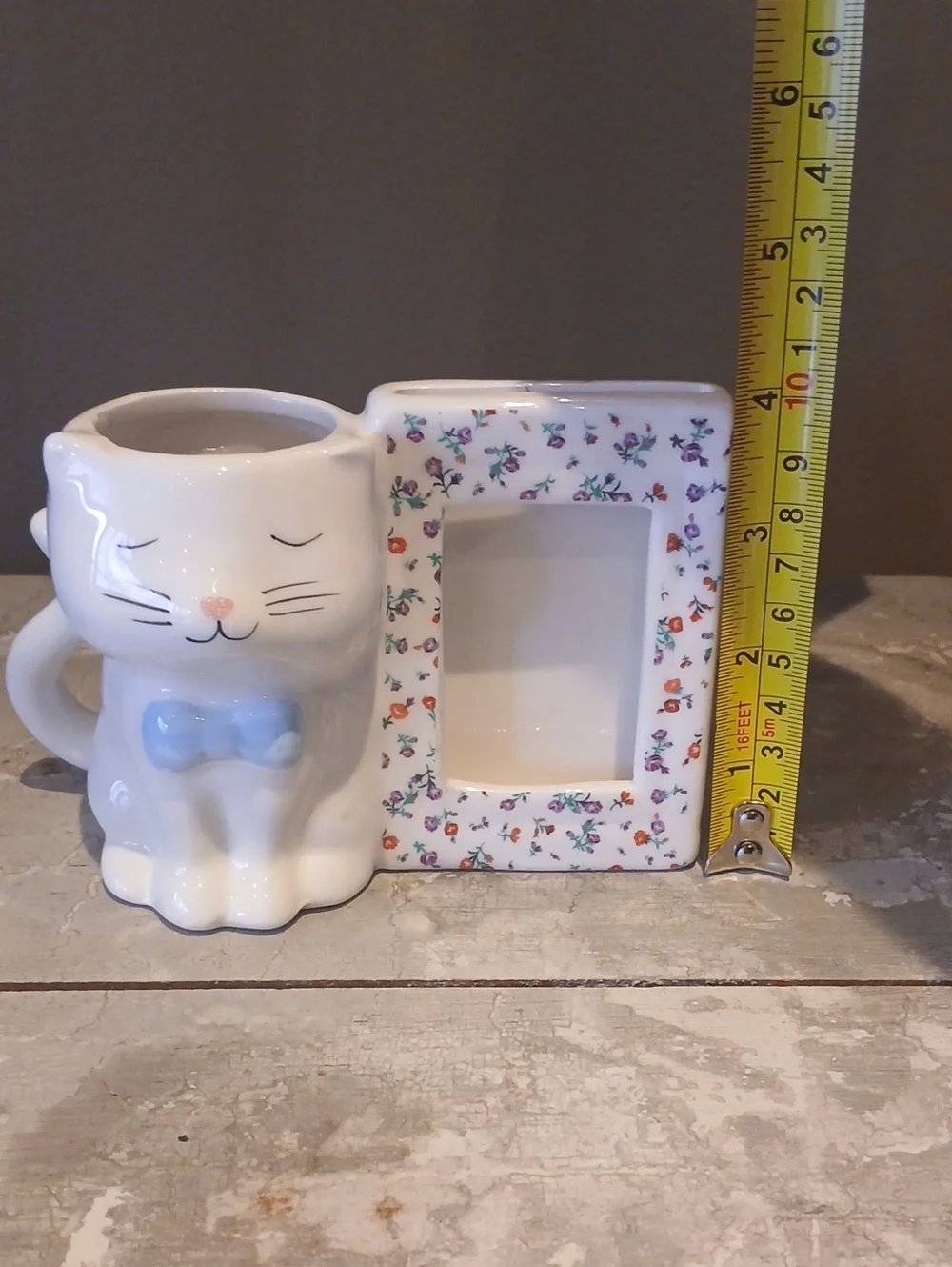 Ceramic White Cat Photo Frame with vase option